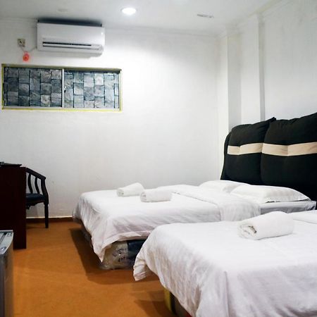 Warisan Family Inn Semporna Buitenkant foto