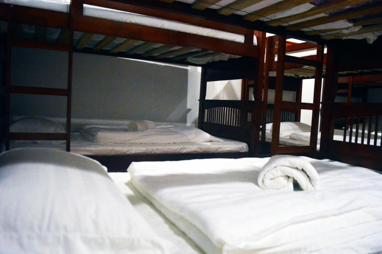 Warisan Family Inn Semporna Buitenkant foto