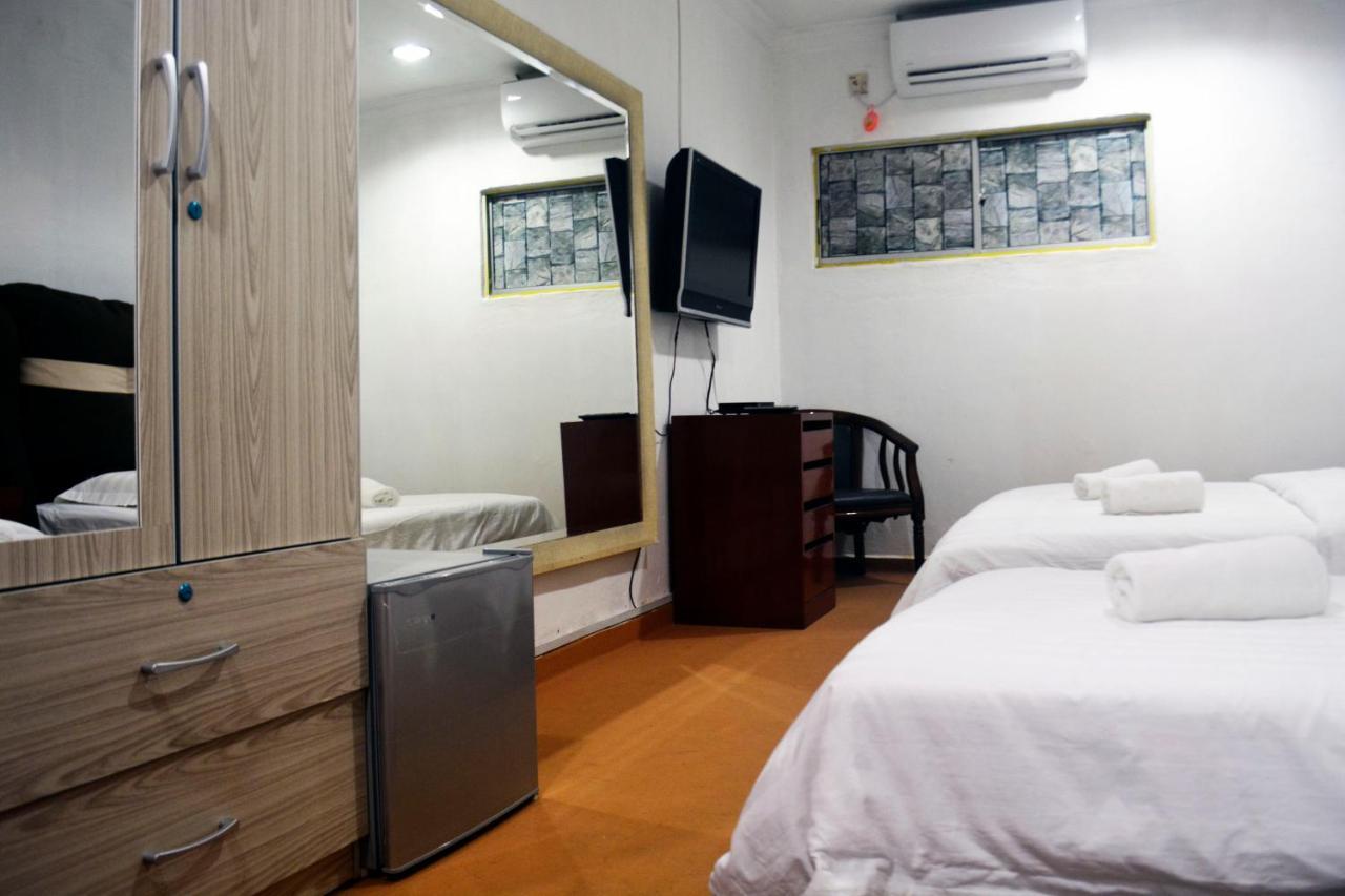 Warisan Family Inn Semporna Buitenkant foto