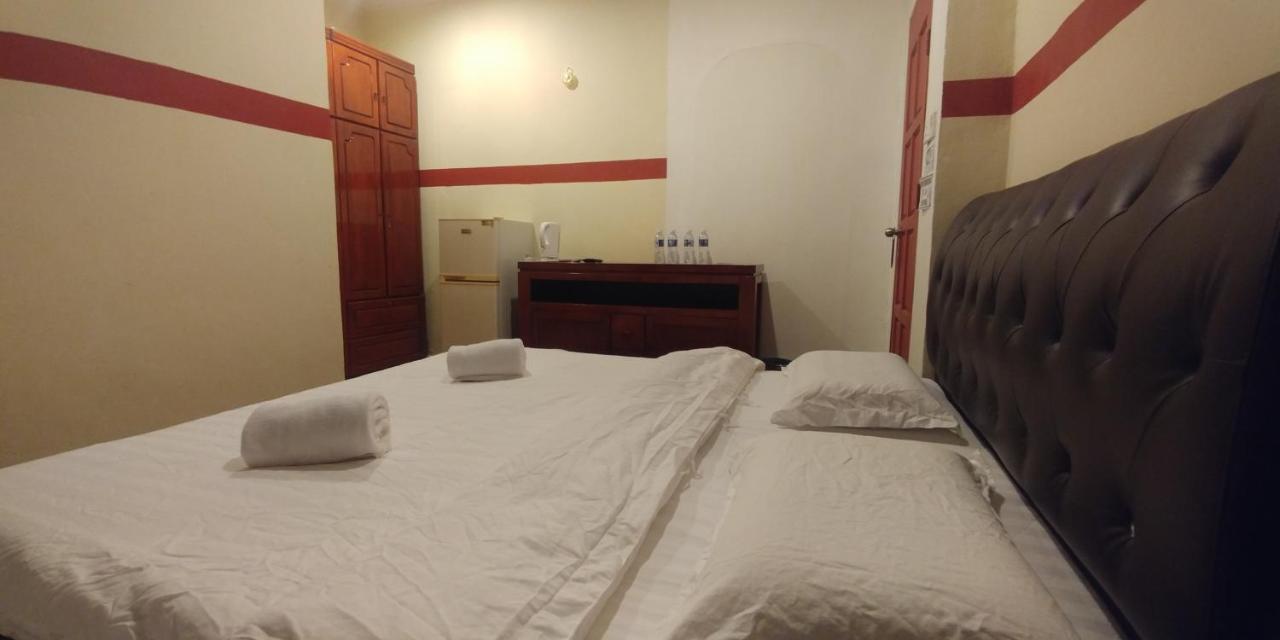 Warisan Family Inn Semporna Buitenkant foto
